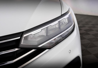 Подержанный автомобиль Volkswagen Passat Sedan 2021 года (13 фото)