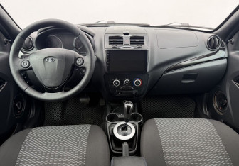 Подержанный автомобиль LADA (ВАЗ) Kalina Hatchback 2015 года (12 фото)