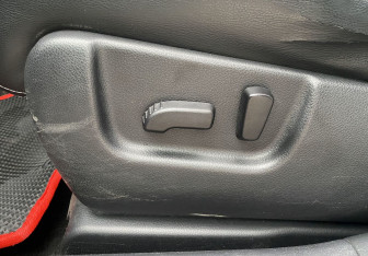 Подержанный автомобиль Nissan X-Trail 2007 года (17 фото)