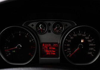 Подержанный автомобиль Ford Focus Hatchback 2010 года (7 фото)