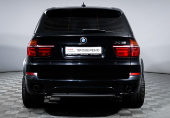 Подержанный автомобиль BMW X5 2013 года (6 фото)