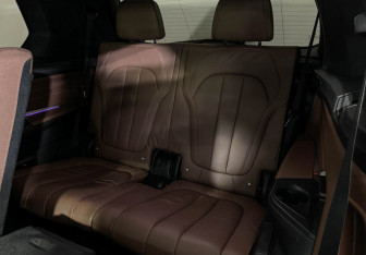 Подержанный автомобиль BMW X7 2020 года (29 фото)