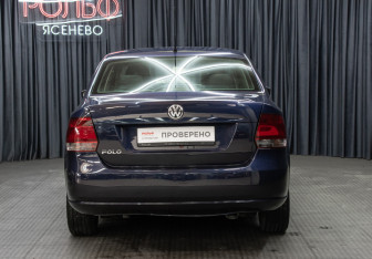 Подержанный автомобиль Volkswagen Polo Sedan 2013 года (6 фото)