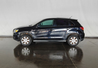 Подержанный автомобиль Mitsubishi ASX 2013 года (8 фото)