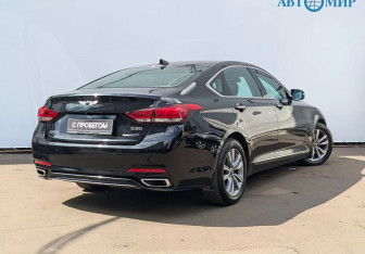 Подержанный автомобиль Genesis G80 2017 года (8 фото)