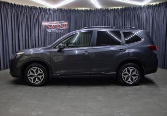 Подержанный автомобиль Subaru Forester Suv 2019 года (8 фото)