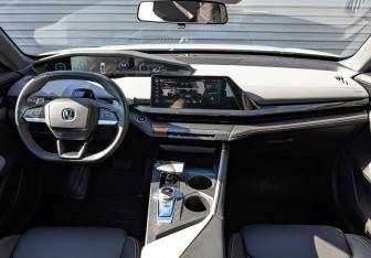 Новый Changan UNI-V 2023 (10 фото)