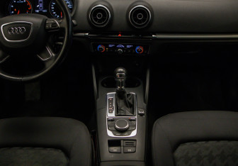 Подержанный автомобиль Audi A3 Sedan 2014 года (8 фото)