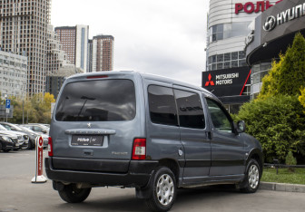 Подержанный автомобиль Peugeot Partner 2007 года (5 фото)