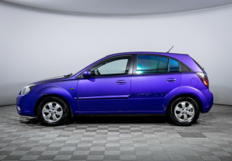 Подержанный автомобиль Kia Rio Hatchback 2011 года (8 фото)