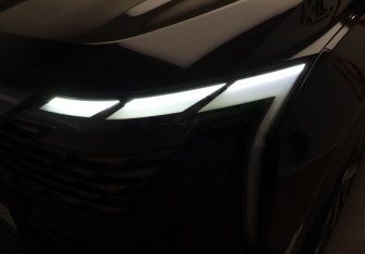 Подержанный автомобиль Geely Atlas 2024 года (29 фото)