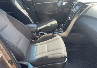 Подержанный автомобиль Hyundai i30 Wagon 2013 года (9 фото)