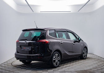 Подержанный автомобиль Opel Zafira Compactvan 2013 года (5 фото)