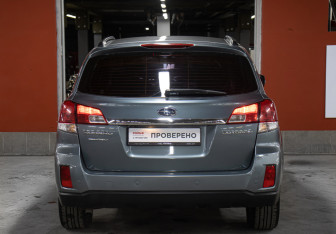 Подержанный автомобиль Subaru Outback Wagon 2012 года (5 фото)