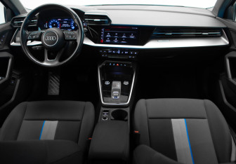 Подержанный автомобиль Audi A3 Hatchback 2022 года (8 фото)