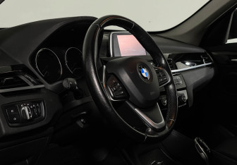 Подержанный автомобиль BMW X1 2019 года (14 фото)