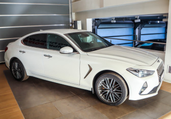 Подержанный автомобиль Genesis G70 2018 года (3 фото)