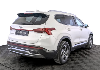Подержанный автомобиль Hyundai Santa Fe 2021 года (5 фото)