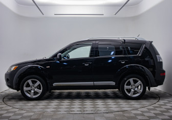 Подержанный автомобиль Mitsubishi Outlander 2008 года (2 фото)