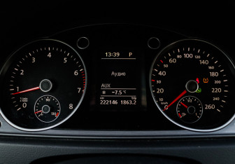 Подержанный автомобиль Volkswagen Passat Sedan 2011 года (17 фото)