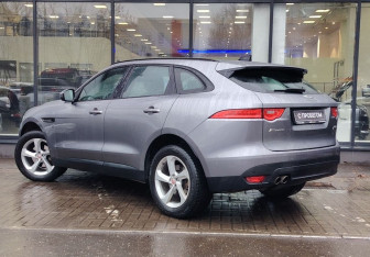 Подержанный автомобиль Jaguar F-Pace 2020 года (6 фото)