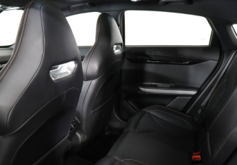 Подержанный автомобиль Changan UNI-V 2024 года (12 фото)