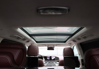 Подержанный автомобиль Mercedes-Benz Maybach GLS 2023 года (20 фото)