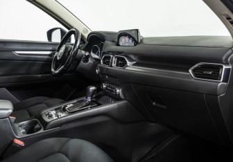 Подержанный автомобиль Mazda CX-5 2017 года (12 фото)