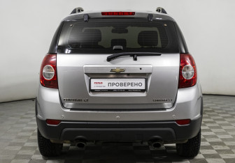 Подержанный автомобиль Chevrolet Captiva 2012 года (6 фото)