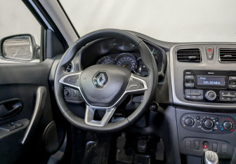 Подержанный автомобиль Renault Logan Sedan 2021 года (25 фото)