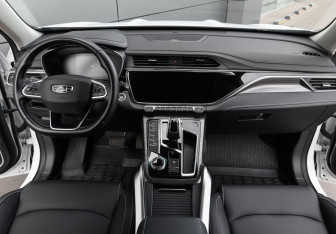 Подержанный автомобиль Geely Atlas Pro 2023 года (13 фото)