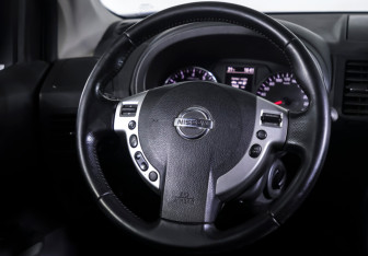 Подержанный автомобиль Nissan X-Trail 2014 года (12 фото)