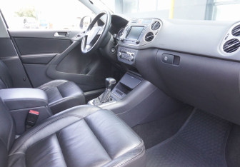 Подержанный автомобиль Volkswagen Tiguan 2010 года (11 фото)