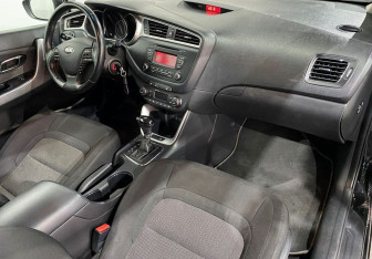 Подержанный автомобиль Kia Ceed Hatchback 2017 года (9 фото)