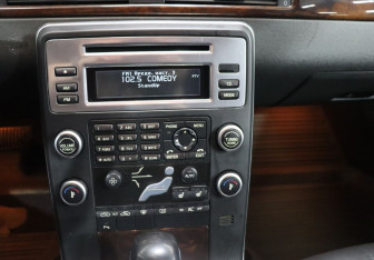 Подержанный автомобиль Volvo S80 2011 года (20 фото)