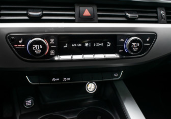 Подержанный автомобиль Audi A4 Sedan 2018 года (20 фото)