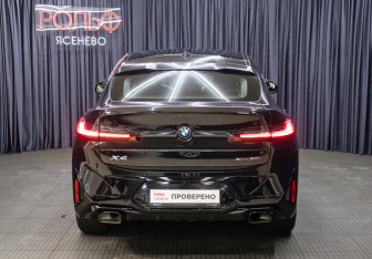 Подержанный автомобиль BMW X4 2021 года (6 фото)