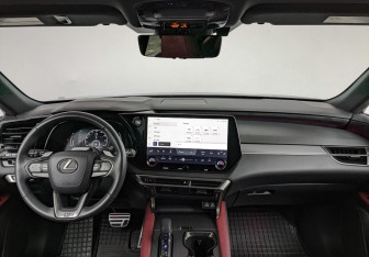 Подержанный автомобиль Lexus RX 2023 года (14 фото)
