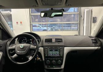 Подержанный автомобиль Skoda Yeti 2012 года (15 фото)