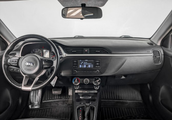 Подержанный автомобиль Kia Rio Hatchback 2021 года (14 фото)