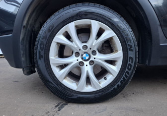 Подержанный автомобиль BMW X3 2006 года (9 фото)