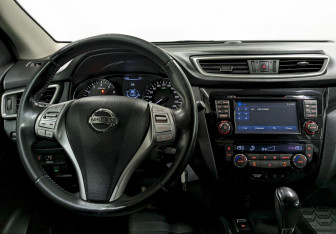 Подержанный автомобиль Nissan Qashqai 2014 года (21 фото)