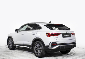 Подержанный автомобиль Audi Q3 2024 года (7 фото)