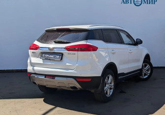Подержанный автомобиль Geely Atlas 2018 года (8 фото)