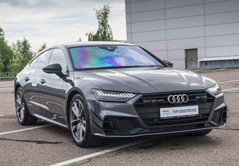 Подержанный автомобиль Audi A7 2021 года (3 фото)