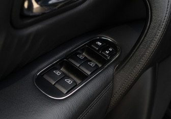 Подержанный автомобиль Nissan Patrol 2010 года (20 фото)