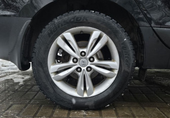 Подержанный автомобиль Hyundai ix35 2012 года (14 фото)