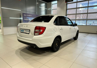Подержанный автомобиль LADA (ВАЗ) Granta Sedan 2022 года (4 фото)