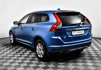 Подержанный автомобиль Volvo XC60 2015 года (7 фото)