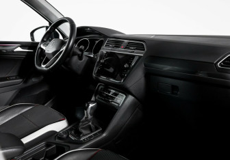 Подержанный автомобиль Volkswagen Tiguan 2021 года (8 фото)